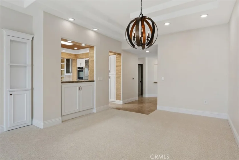 2600 Newport photo 10