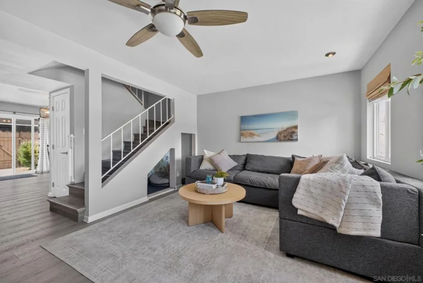 10376 Frank Lane photo 4