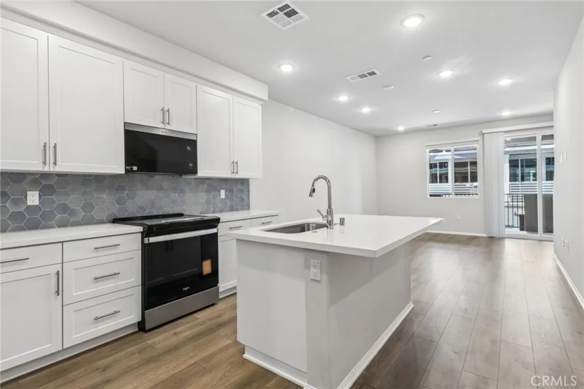 405 Lotus Drive photo 12