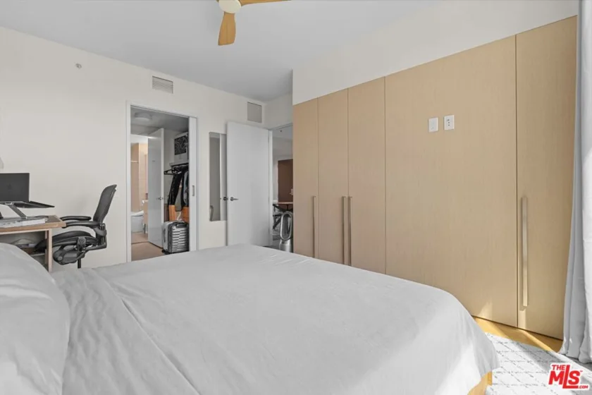 877 Francisco Street #1112 photo 14