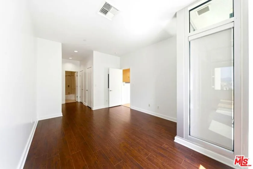 3810 Wilshire Boulevard #605 photo 7