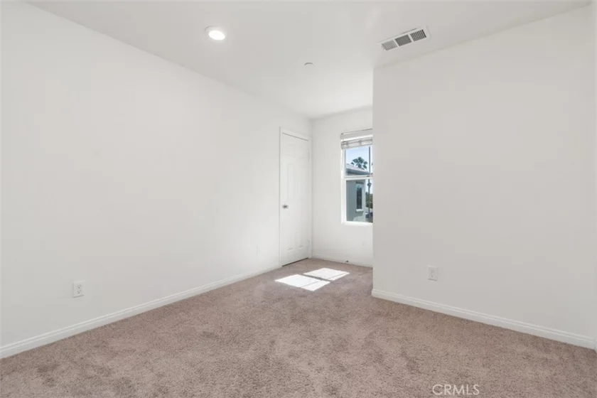 784 N Ethan photo 22