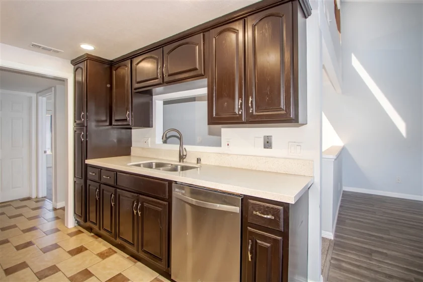 2135 E Valley Parkway #15 photo 1