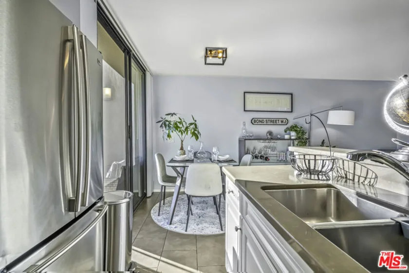 7320 Hawthorn Avenue #315 photo 5