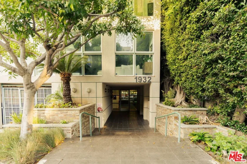 1932 Selby Avenue #401 photo 35