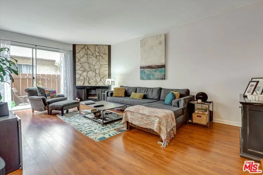 1828 Barry Avenue #4 photo 3