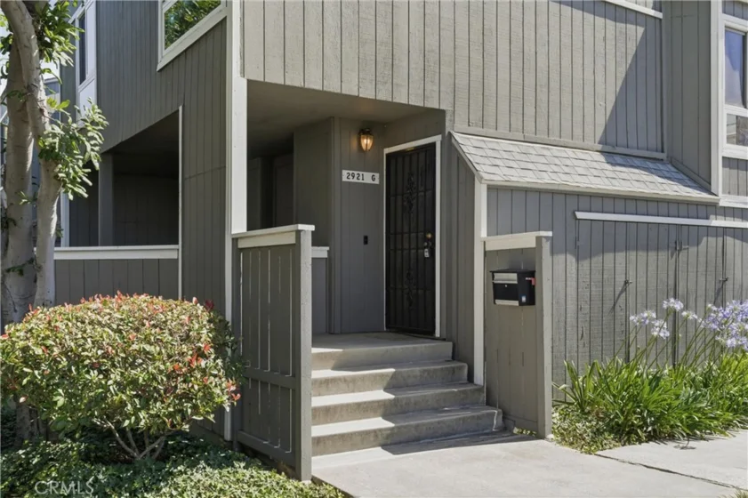 2921 S Fairview Street #G photo 2