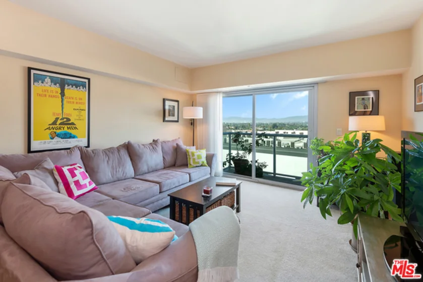 13700 Marina Pointe Drive #718 photo 1