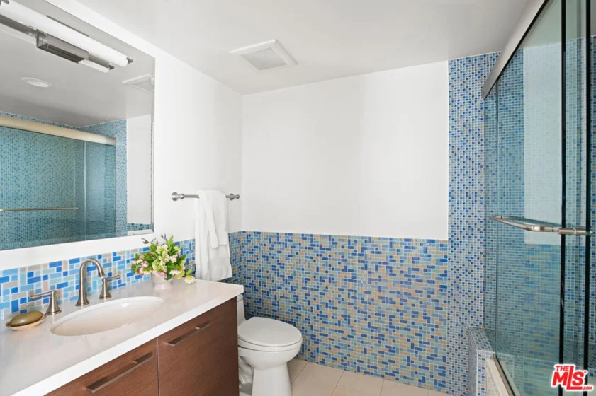 718 N Croft Avenue #201 photo 14