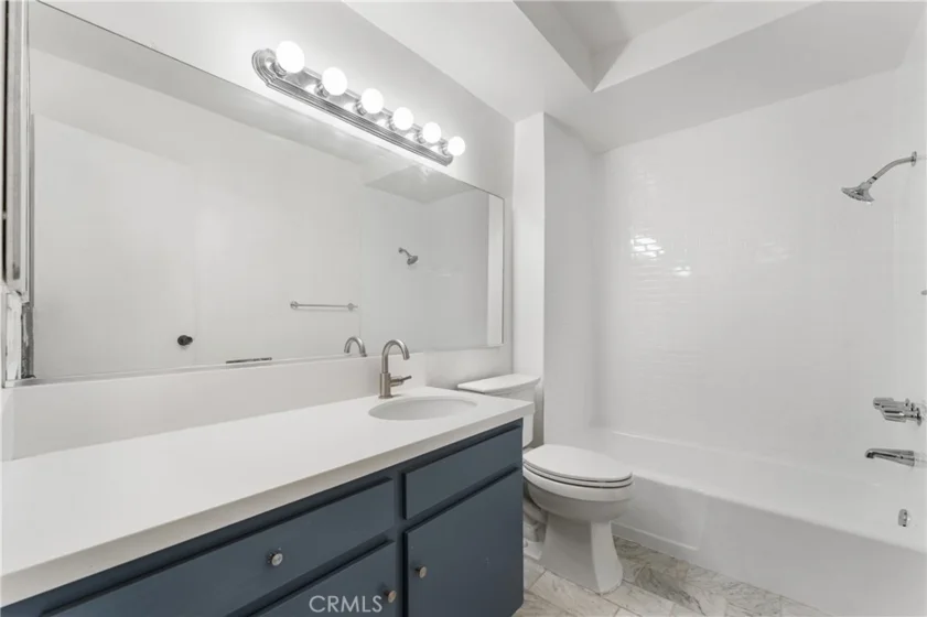 972 E California #207 photo 5