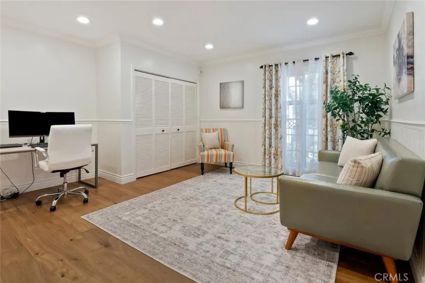 15248 Dickens Street #102 photo 28