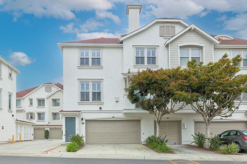 815 Harbor Cliff Way #252 photo 1