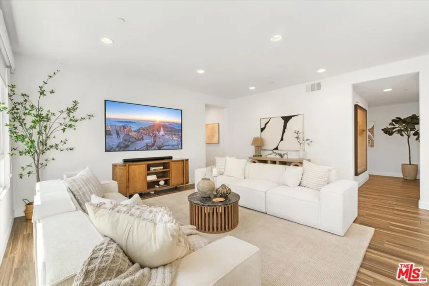 12883 Runway Road #1 photo 4