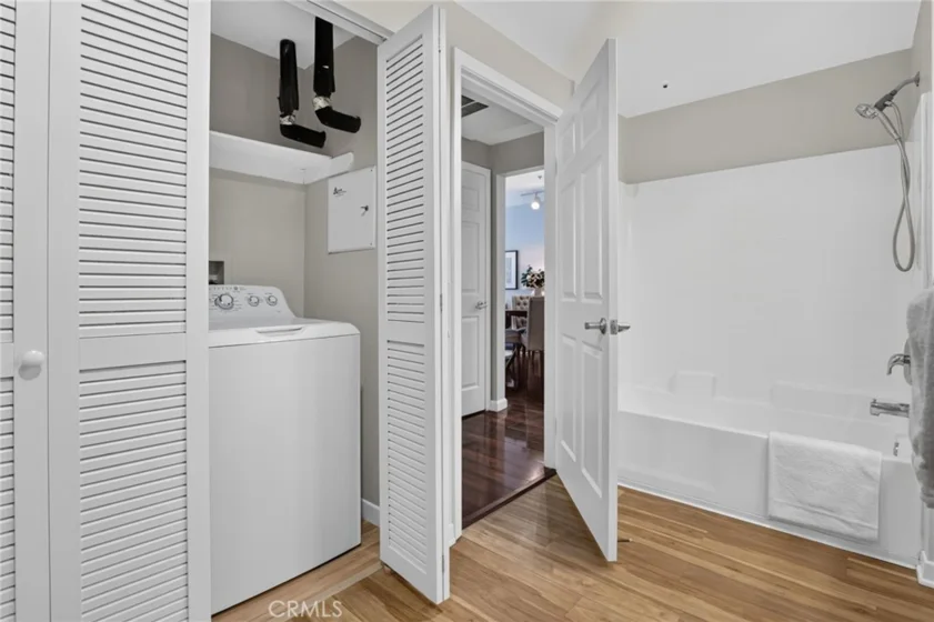 160 S Hudson Avenue #111 photo 21