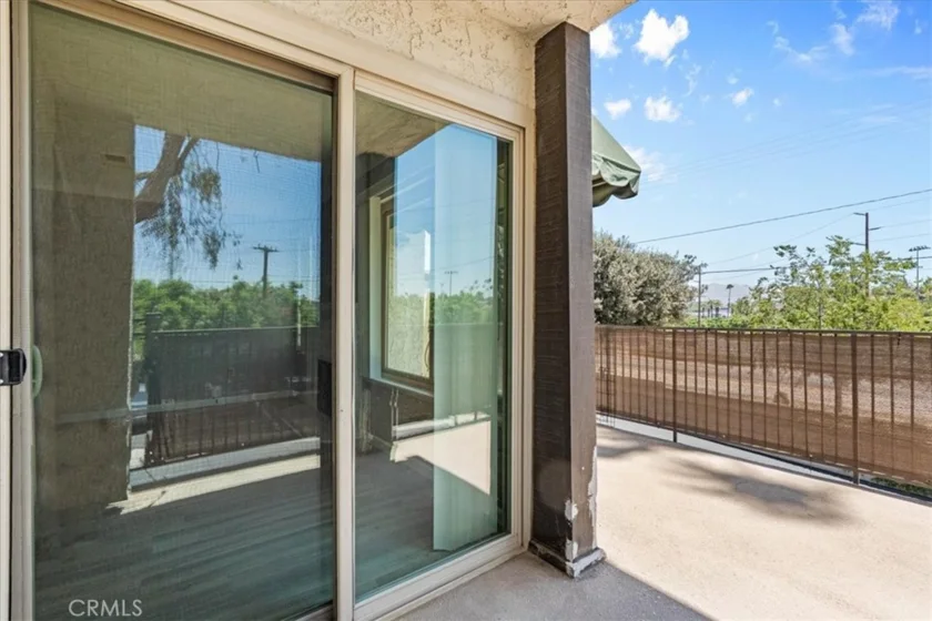 4727 Knickerbocker photo 25