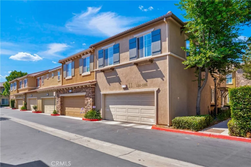 30505 Canyon Hills #1106 photo 2