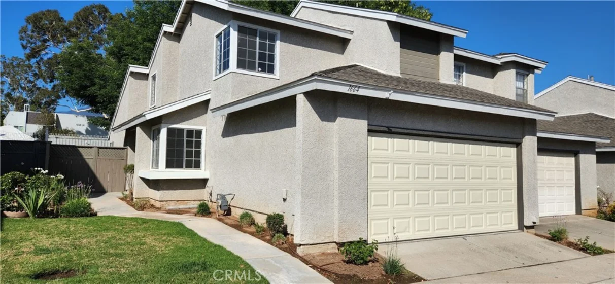 1664 Sumac Place photo 1