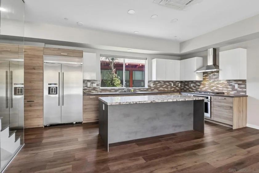3533 3rd Avenue photo 4