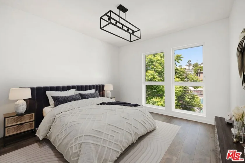 2930 Rowena Avenue #2 photo 11
