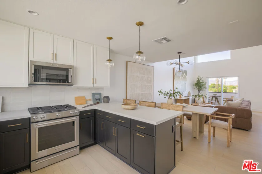 11222 W Victory Boulevard #2 photo 18