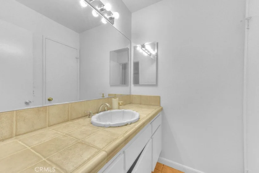 5700 Etiwanda #212 photo 15