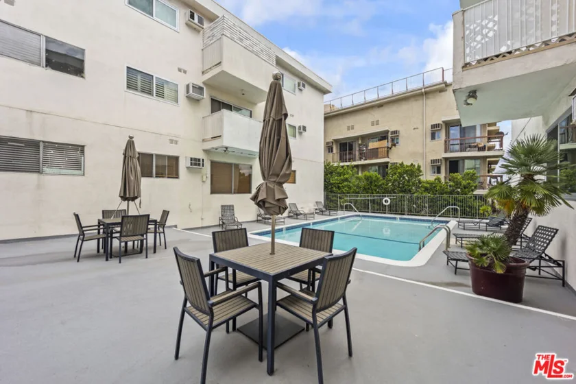 960 Larrabee Street #222 photo 13