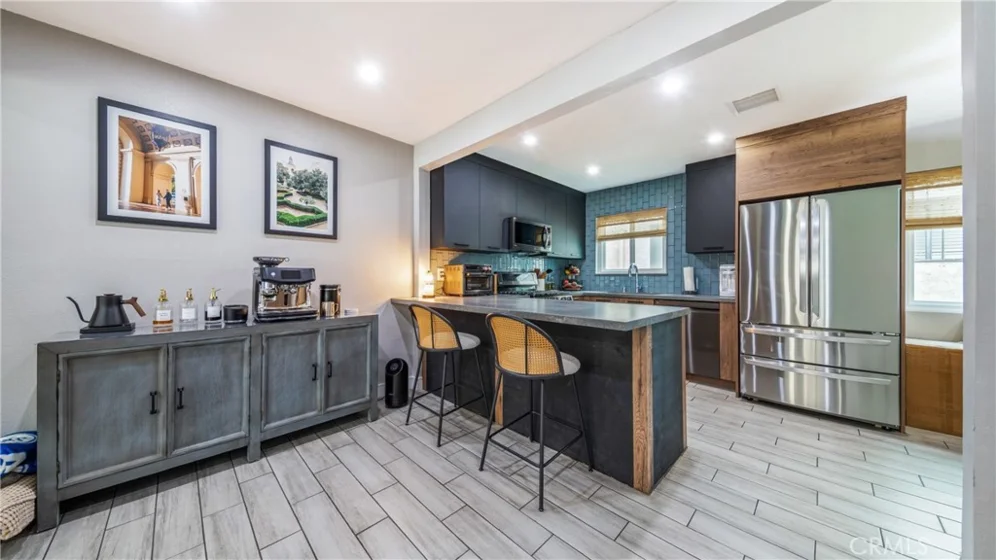 7422 Hazeltine photo 1