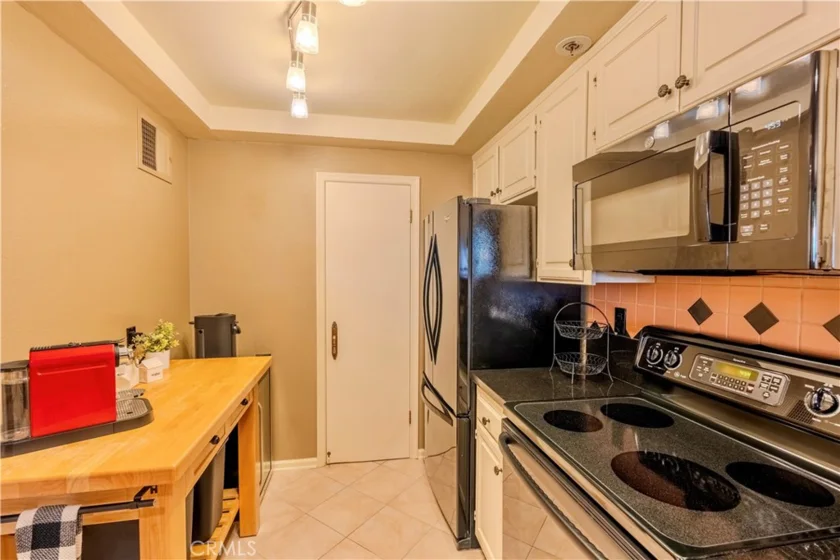 880 W 1st Street #204 photo 6
