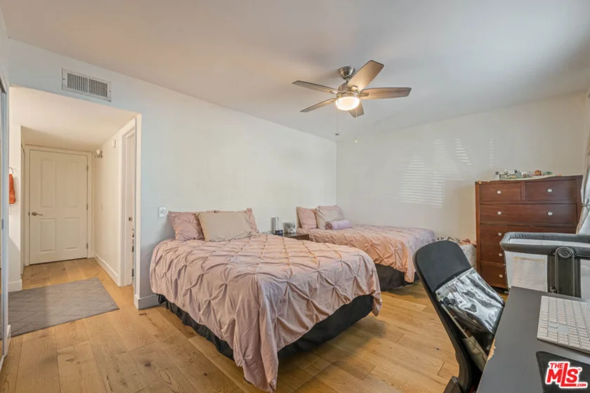 1515 S Beverly Drive #201 photo 3
