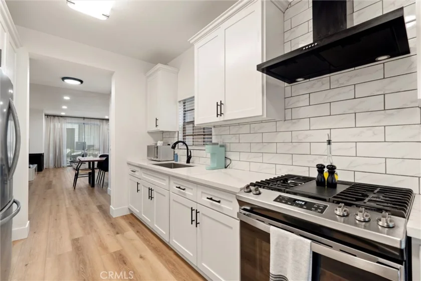 2504 W Macarthur Boulevard #I photo 4