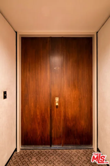 10350 Wilshire Boulevard #404 photo 5