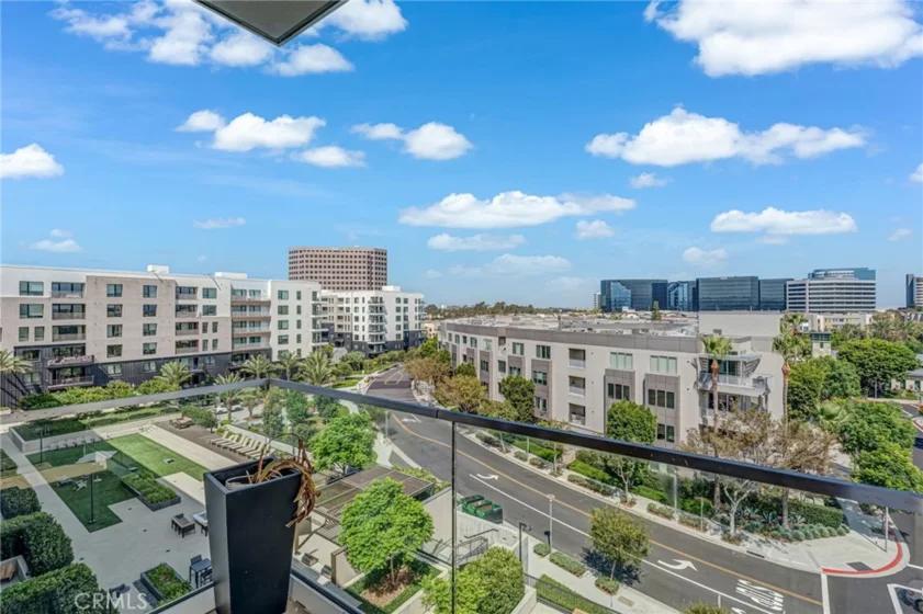 4600 Rivington photo 11