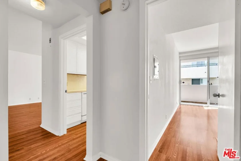 1164 Wellesley Avenue #204 photo 18
