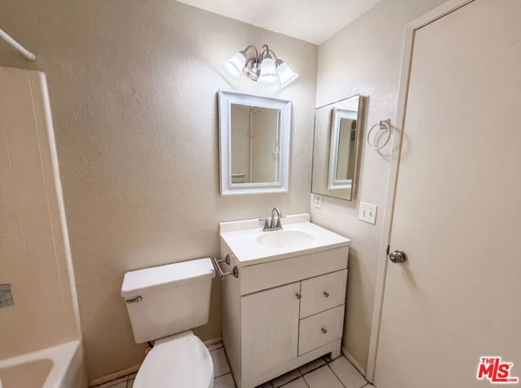 87 Pearl photo 13