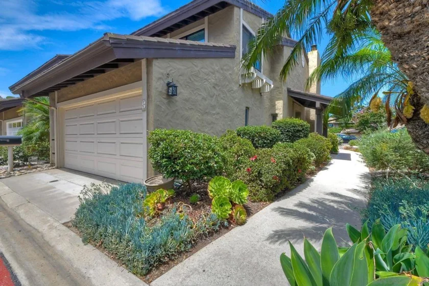 4667 Coralwood Circle photo 1