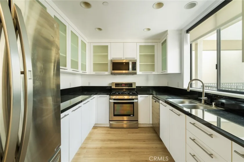230 S Jackson #309 photo 2