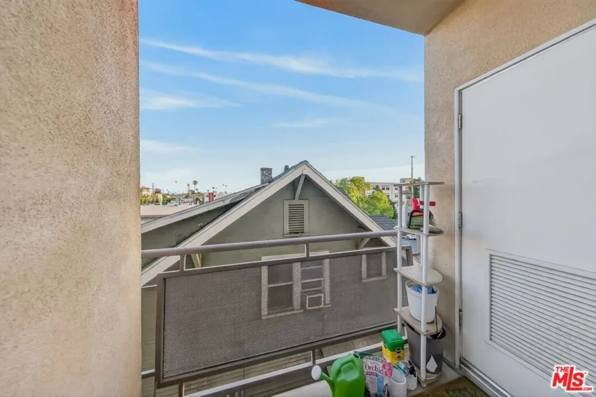 1026 S Oxford Avenue #302 photo 9