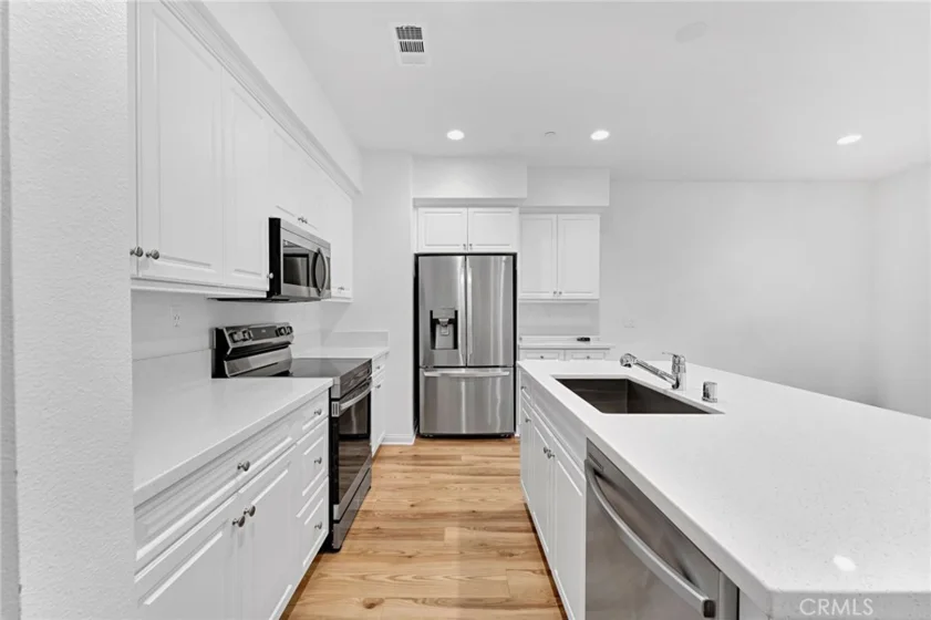 10765 Graphite Street photo 6