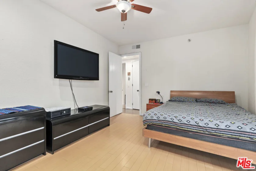 4230 Stansbury Avenue #105 photo 16