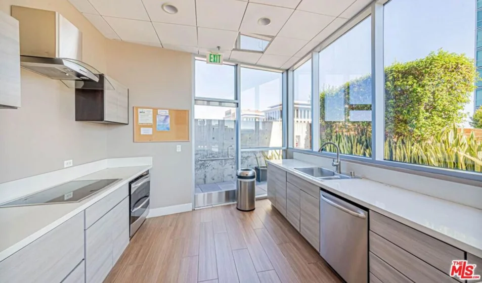 3785 Wilshire Boulevard #1709 photo 36