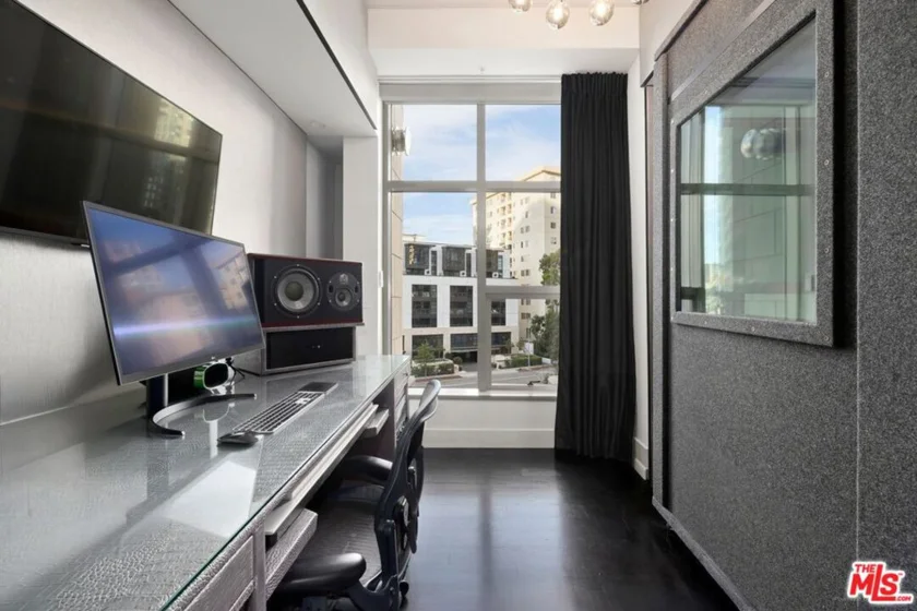 10776 Wilshire Boulevard #403 photo 12