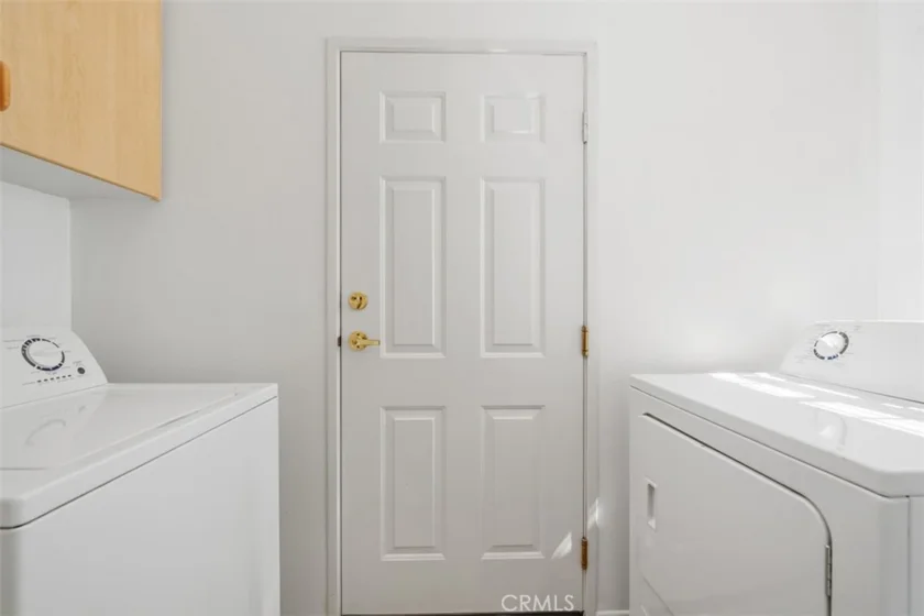 21724 San Leandro photo 17