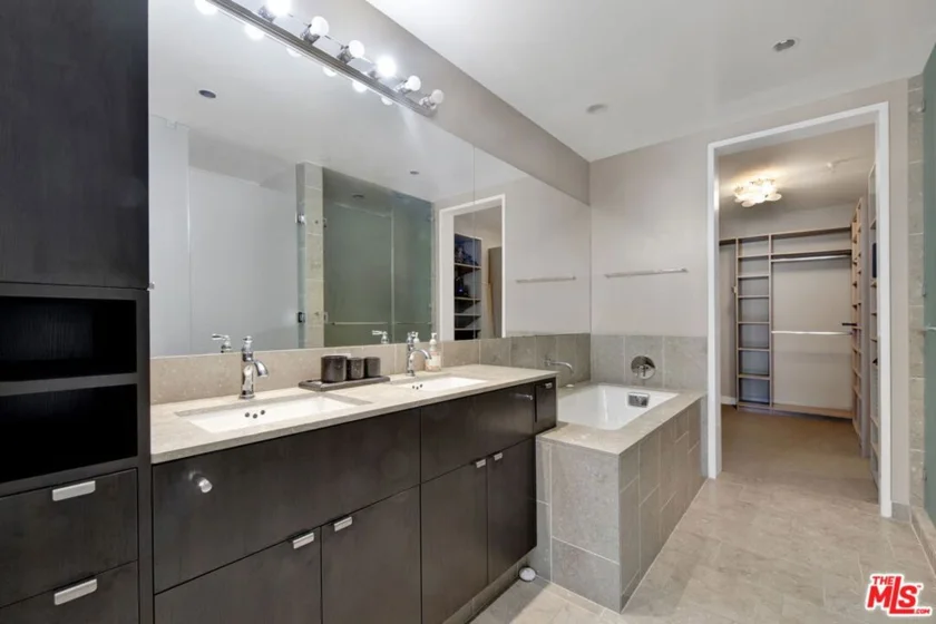 6250 Hollywood Boulevard #6F photo 8