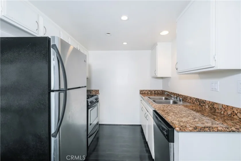 665 W 24th #315 photo 8