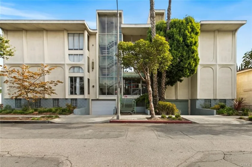 334 Gladys Avenue #305 photo 1