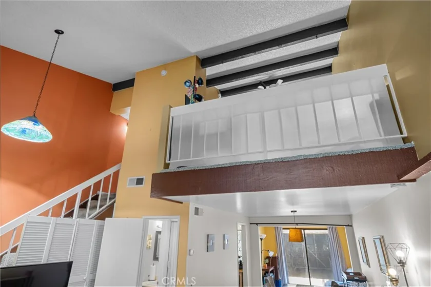 16745 Vanowen photo 3