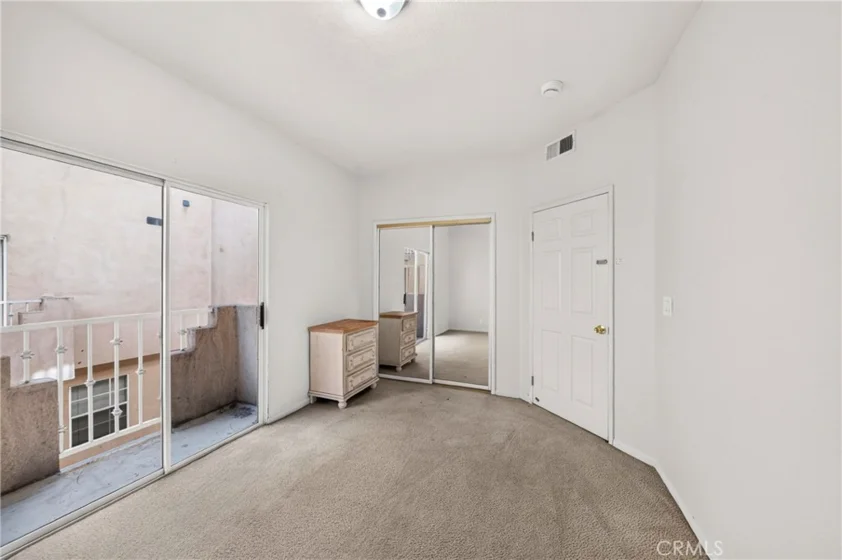321 W. Queen St. Unit 8 photo 24