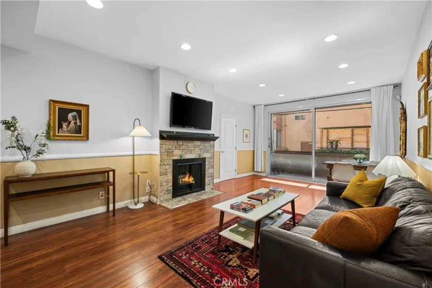 1509 Greenfield Avenue #106 photo 2