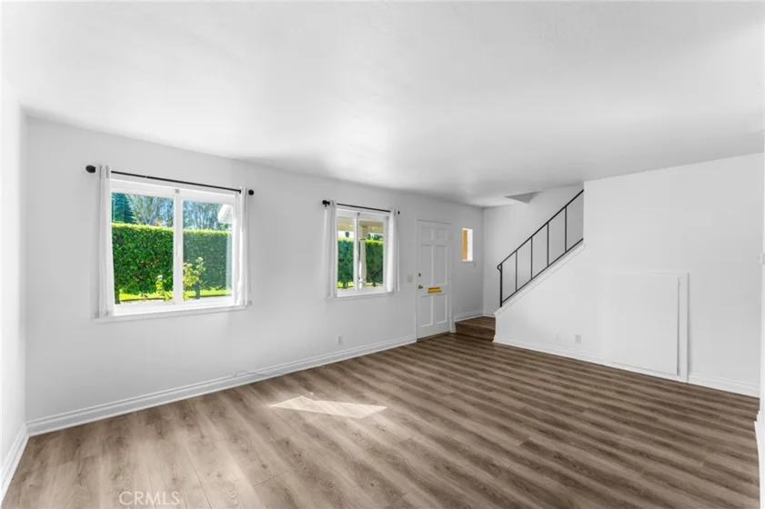 10203 Holburn photo 24