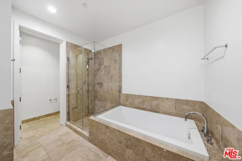 3223 W 6th Street #605 photo 14